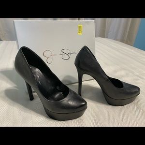 Jessica Simpson Black Pump Platform